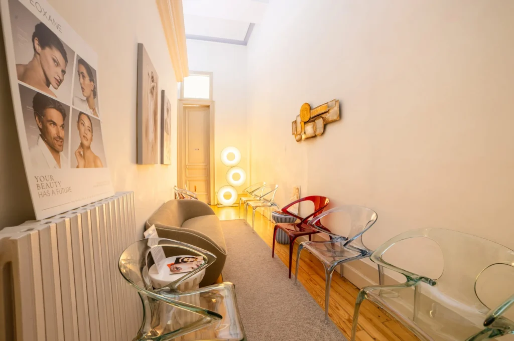 Salle d'attente au cabinet esthétique de Pau